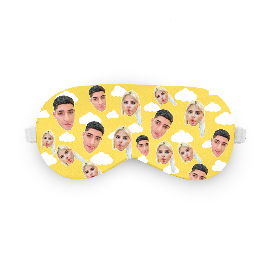 כיסוי עיניים בעננים עם פרצוף בעיצוב אישי - אקססורי לשינה וטיסה שוגיס